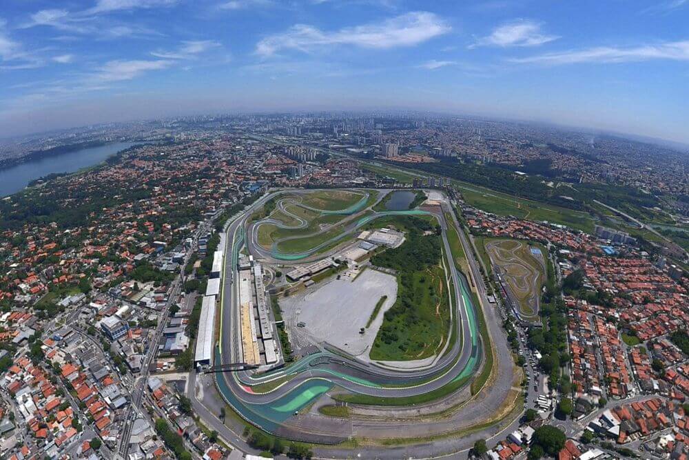Foto aerea desde la curva 3 del circuito JoseCarlos Pace