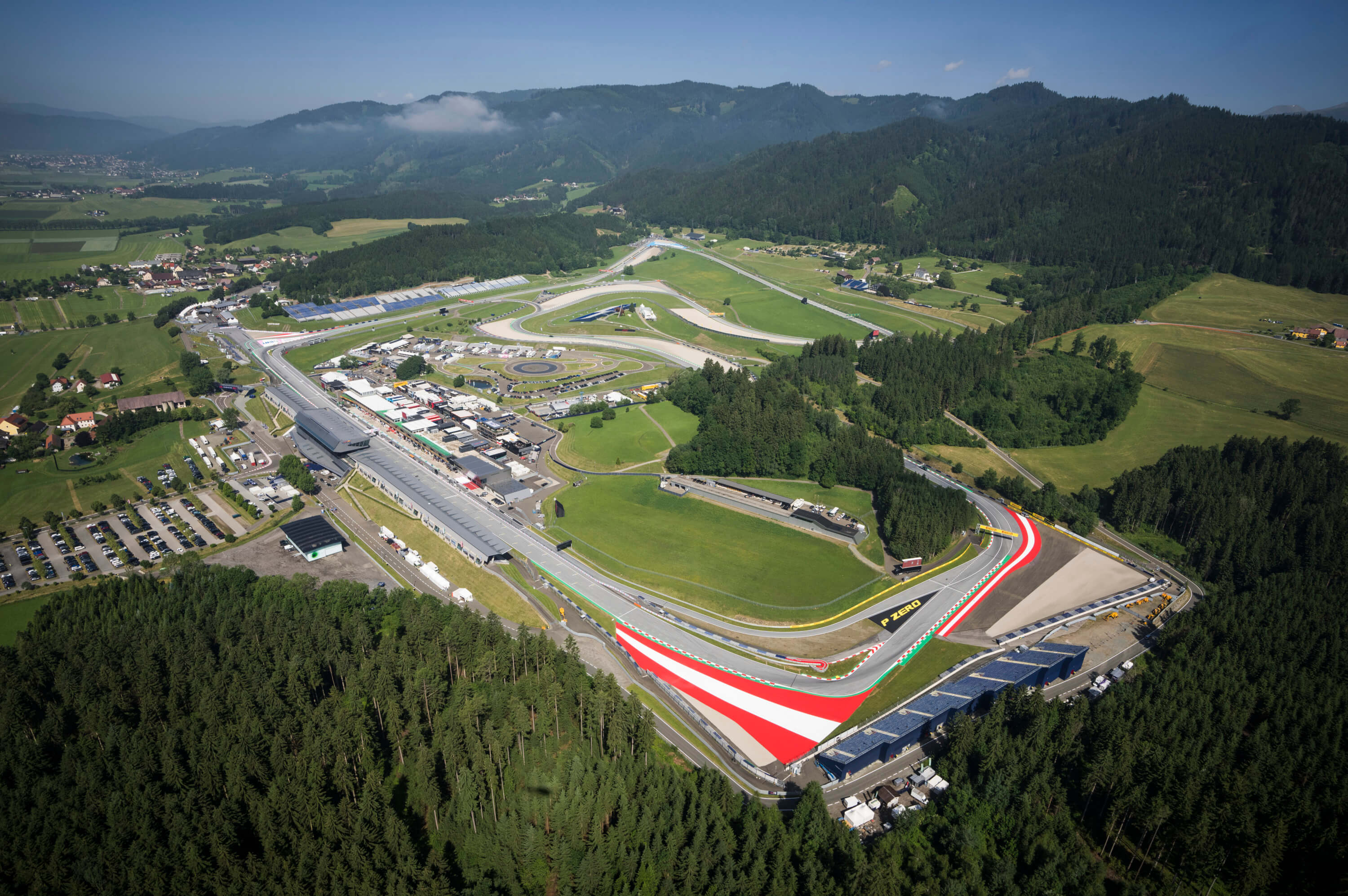 Fotografia aerea de la curva 10 del circuito de Spielberg